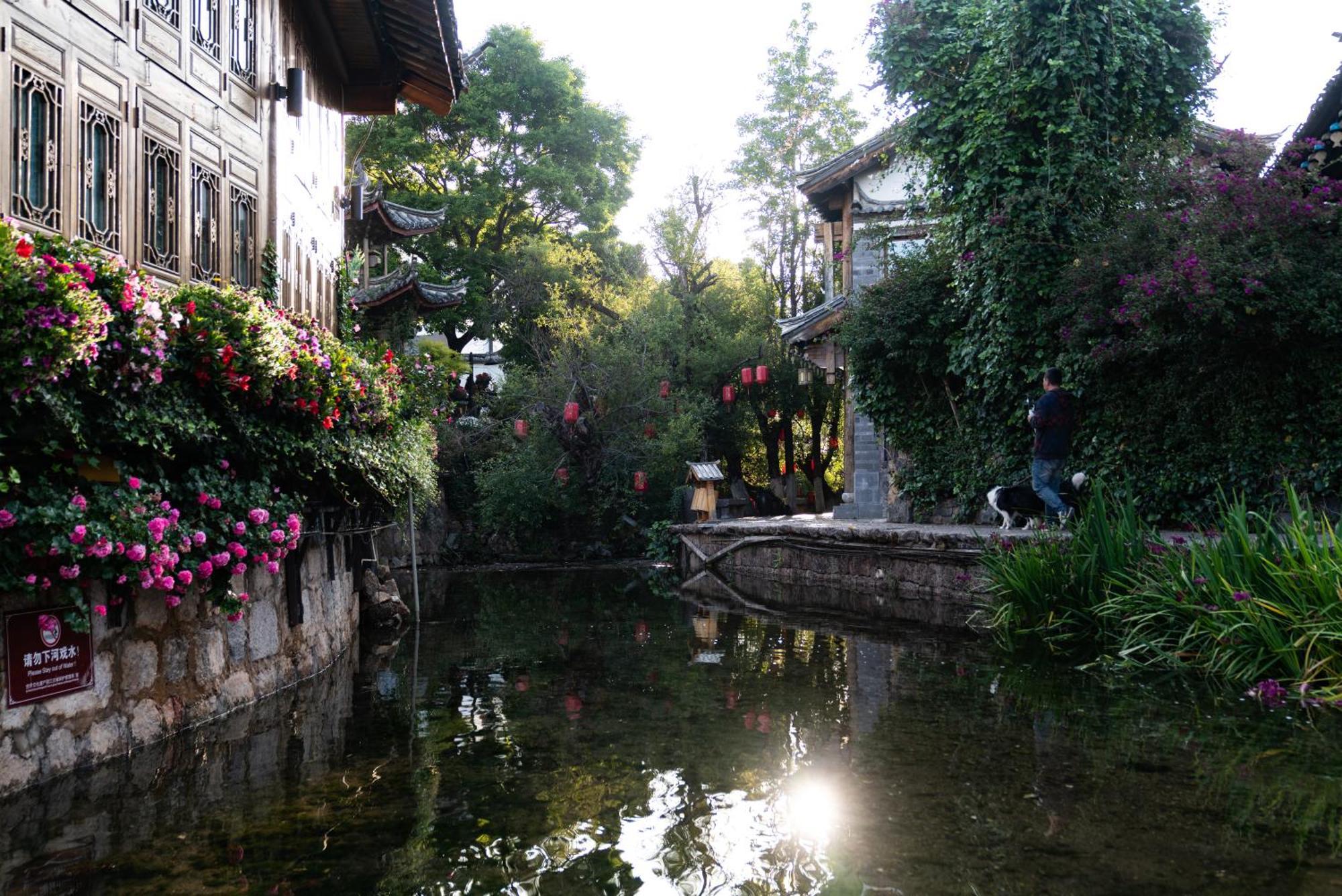Jun Bo Xuan Boutique Hotel Licsiang Kültér fotó